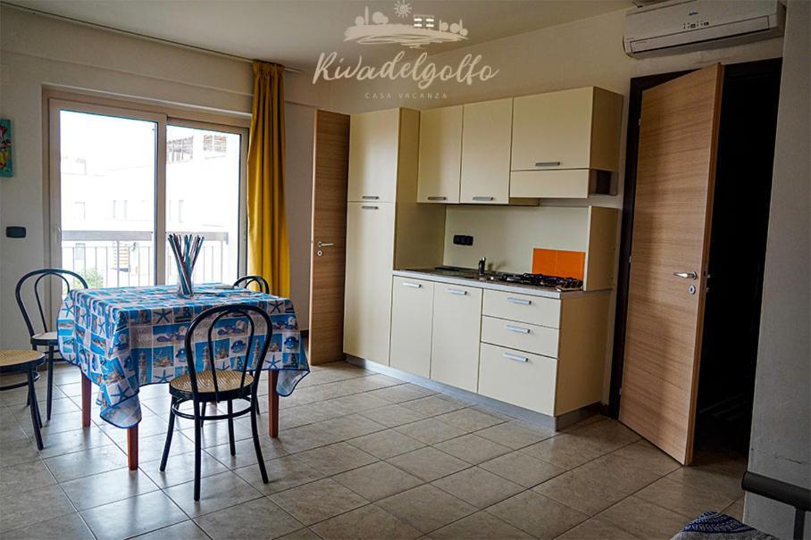 Riva Del Golfo Apartment *